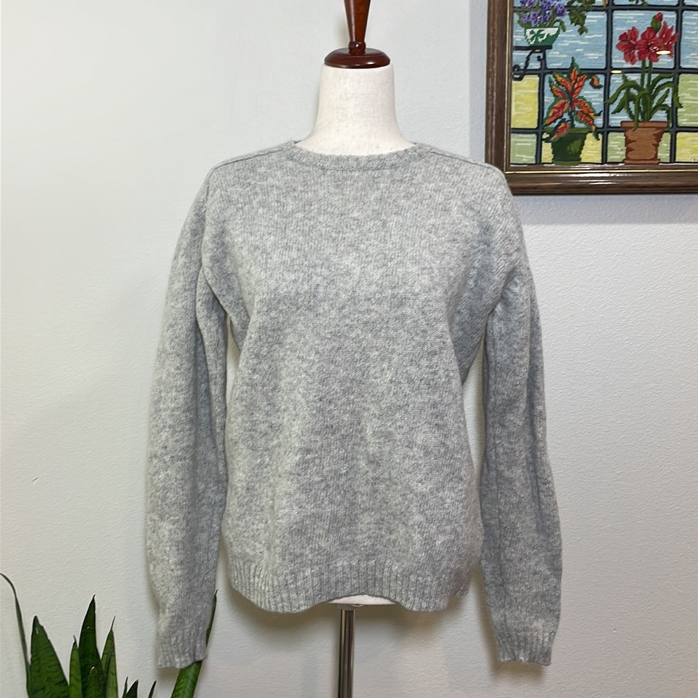 Vintage Gray Crew Neck Sweater